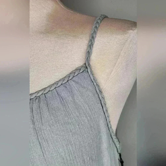 Doe and Rae NWT New Light Gray Tiered Midi Dress Womens Size Small - Picture 12 of 13